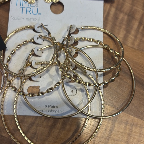 Costume Gold tone Hoops, Studs, Bangles and necklace lot preloved - Picture 3 of 6